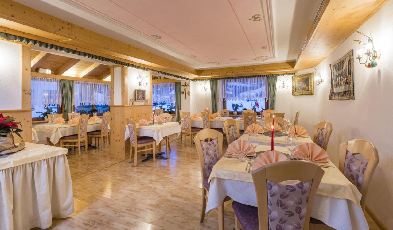 Runcac Hotel Badia  Exterior photo